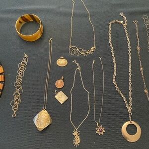 Bundle of (mostly) silver costume jewelry necklaces/pendants/bracelets